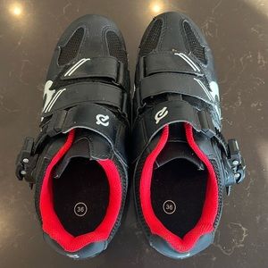 Peloton shoes size 36 in great condition - barely worn